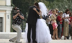 Hochzeitsfotos und Hochzeitsvideos vom Brautpaar.